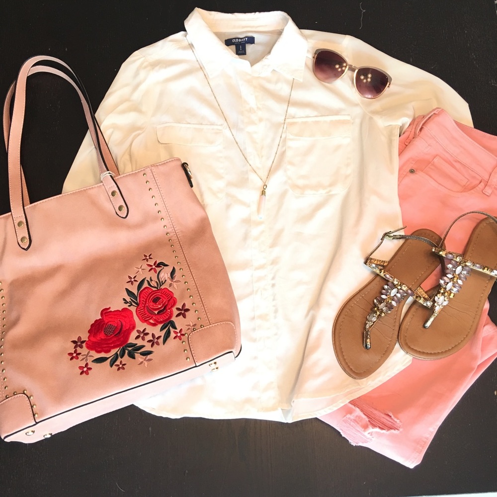 White button down top - Picture 3 of 4